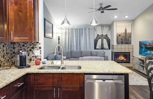Country Place Casa | Tampa Haven for Healthcare Pros - Paris Room, with A/C & free WiFi