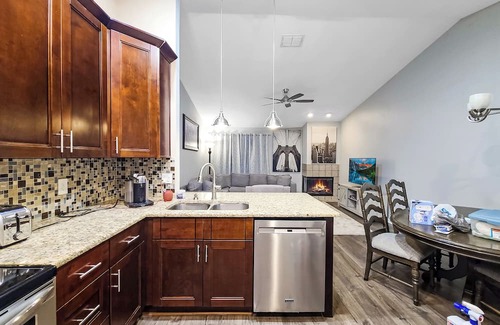 Country Place Casa | Tampa Haven for Healthcare Pros - Paris Room, with A/C & free WiFi