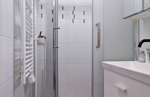 Carrieres-sous-Poissy Apartamento | T2 apartment near the Seine, train station 4 minutes, town center 8 minutes