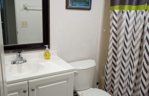 Park Lake Estates Casa | Cozy 3-bedroom house in tranquil New Port Richey with WiFi, AC