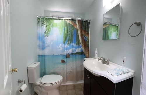 Lake Como Casa | Location! Location! 3 Bedroom on border of Spring Lake - Lake Como!