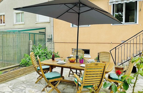 Le Blanc-Mesnil Casa | 2-bedroom house in enchanting Le Blanc-Mesnil with AC, WiFi, fitness room