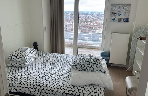 Northern Quarter Apartamento | Room in City view apartment in Brussels Center