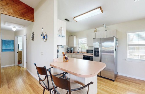 Port Pine Heights Casa | Open Water Access canal home, large kitchen, WIFI, central AC