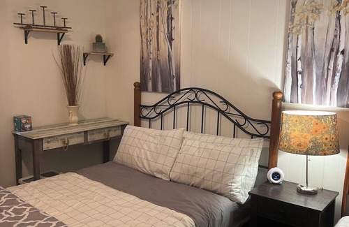 Castro Valley Casa | Delightful 2-bedroom house with WiFi in Castro Valley