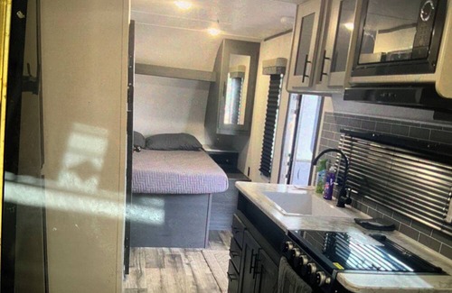 Fort Walton Beach Casa | Cozy RV with WiFi and AC in Welcoming Fort Walton Beach