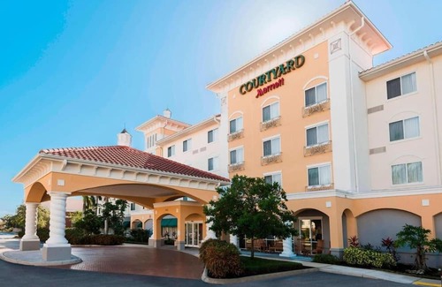 Biggar Casa | Experience True Comfort at Urban-Retreat Hotel w/Heated Pool - 4 Units