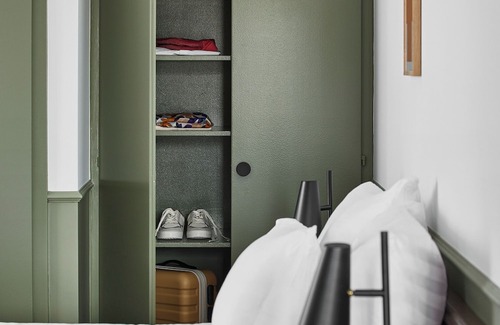 Lausanne Casa | Chic hotel with WiFi, AC, fitness room in lovely Lausanne