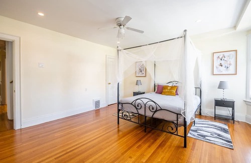 Little Italy Villa | GLOBALSTAY. Cozy 5 Bedroom house in Downtown Toronto