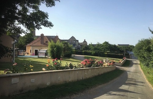 Mont-Saint-Jean Casa | Spacious house with pool and spa