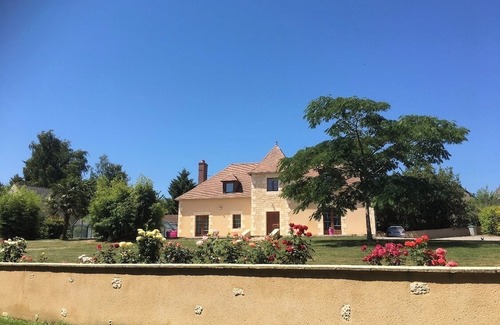 Mont-Saint-Jean Casa | Spacious house with pool and spa