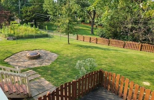 Ballwin Casa | Charming 1-bedroom in basement with AC, WiFi in awesome Ballwin