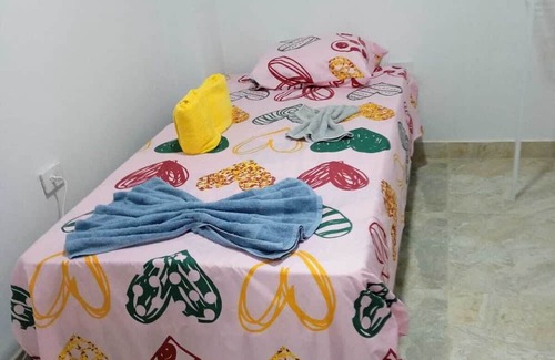 Cali Cama Y Desayuno | Lovely bed & breakfast with WiFi in Cali for one guest only.