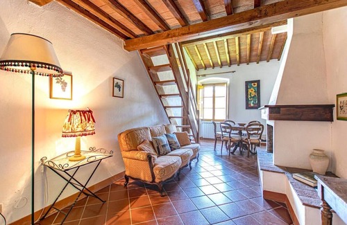 Greve in Chianti Otro | Country retreat near greve in chianti in a santo stefano winery