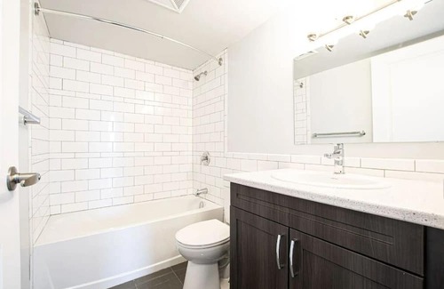 Industrial Park Apartamento | Perfect Stay in Ottawa!