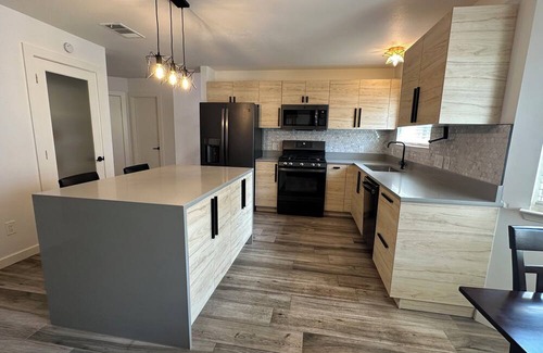 Deer Park At Maple Run Casa | Charming 3-BDR Home w/Fireplace, Games, Wine Cooler & More by Downtown Austin!