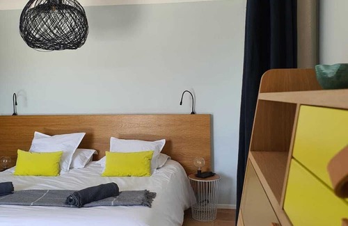 Oppedette Cama Y Desayuno | Aurore room in the heart of a charming estate