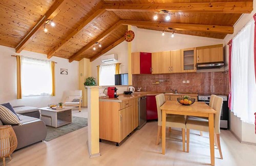 Pula Casa | This holiday home in Pula combines rustic charm with modern comfort.