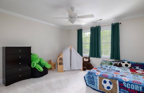 Union Grove Otro | Spacious 5+ Bedroom with Pool, Woods, Creek, Near Yadkin Valley wine region