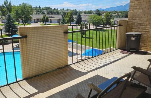 Southeast Colorado Springs Condominio | Home Away From Home , Cozy condo with AC and WiFi in lovely Colorado Springs,