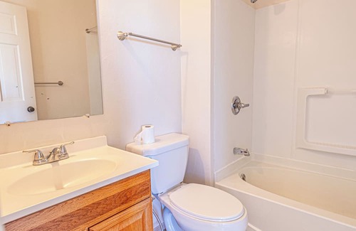 Craig Otro | Hunters- 2bdrm farmhouse b/t Duffy Mountain & Juniper Mountain w/Yampa River.