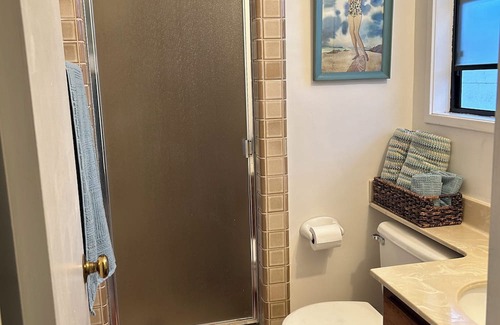 Downey Casa | Spacious 4-bedroom house in fabulous Downey with AC, WiFi. Close to Disneyland.