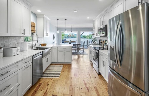 Southmont Casa | NEW LISTING! Casa do Lago (3-Bedroom Home) by RedAwning