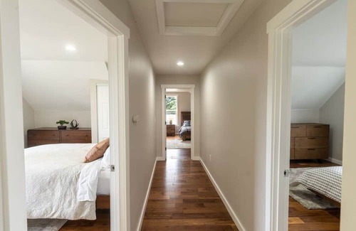 Parkland Cama Y Desayuno | Room with Queen Bed in Tacoma