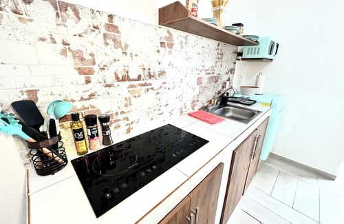 Tohoku Apartamento | Tropical Escape - 10 minutes walk to the beach