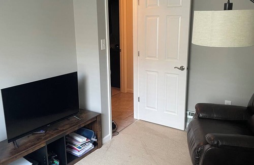 Worton Casa | Charming Bedroom and Sitting Room with WiFi.
