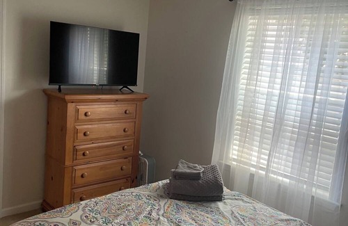 Worton Casa | Charming Bedroom and Sitting Room with WiFi.