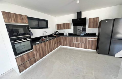 Satolas-et-Bonce Casa | House 90 with 8 bedrooms lechaffardcom