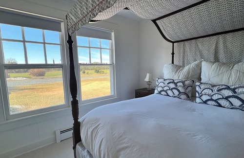 Snow Hill Otro | Exceptional Waterfront Farmhouse nestled between the cornfields and the bay