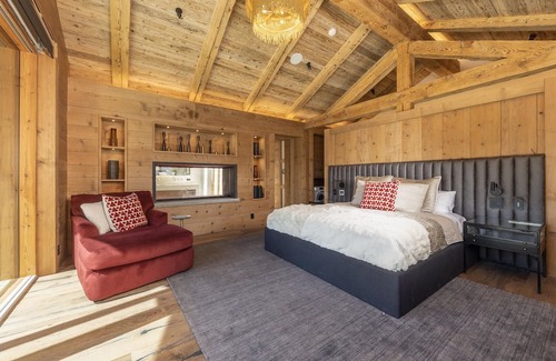 Boulder Ridge Casa | The most breathtaking ski-in ski-out villa with private hot tub, and game room