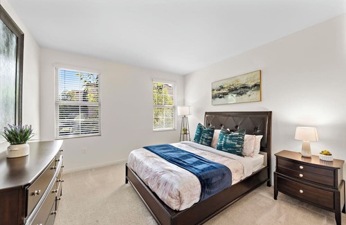 Tustin Apartamento | Luxurious 2Bed 2 Bath Beauty near Irvine Spectrum. Centrally located!