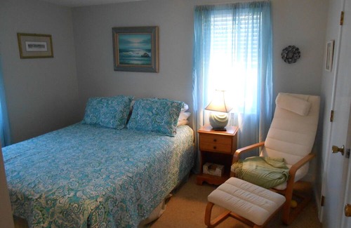 Silver Beach Casa | Across the street from the beach in a popular, family-oriented, community 3 Bdrms/2 Bths with Central Air.