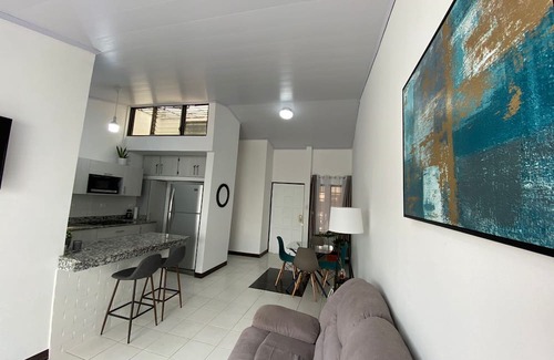 Guácima Casa | House 3 mins from SJO airport with free parking