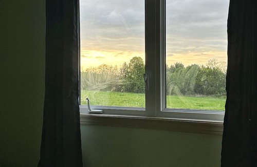 Cramahe Otro | Entire Farmhouse - 1.5 Hrs from Toronto