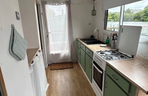 Domalain Cabina | Unusual accommodation: accommodation on the water