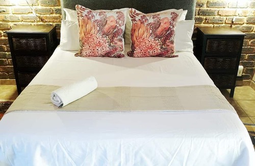 Vryburg Cabina | kameelboom lodge