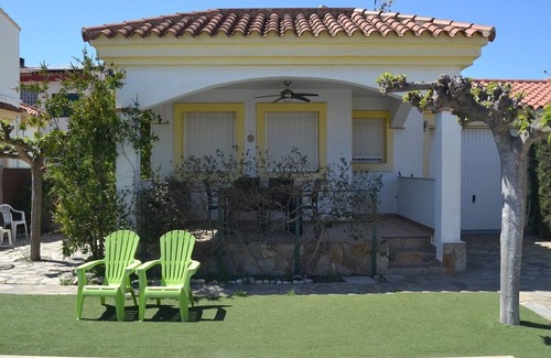 Riumar Chalet De Esquí | Beautiful house 🏡 in the Ebro Delta Natural Park 🏞.