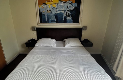 Porte de Clichy Hotel | HOTEL TINGIS