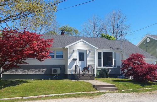 Yarmouth Casa | Lovely 2-bedroom accommodation with private garden minutes from Maine ferry.