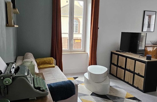 Ep 13 - Saint-Francois de Sales Apartamento | In the former town hall - comfortable apartment