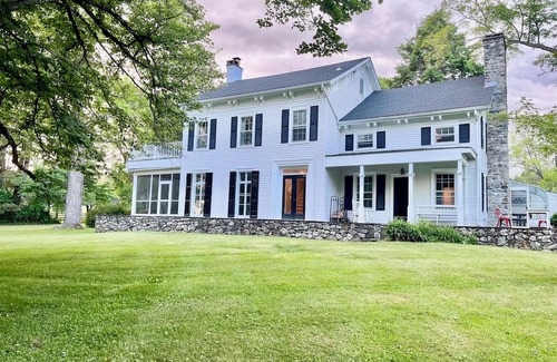 Clinton Corners Casa | Grand Colonial Home on Quiet Road with Giant Trees, acres of lawn and Pool