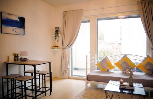 Hameenkyla Apartamento | modern studio near the airport, easy to go to city center.