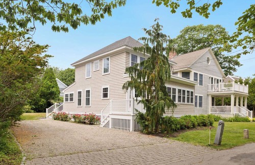 Kennebunkport Casa | Charming 4-Bedroom Beach House Steps from Goose Rocks Beach and The Tides Hotel
