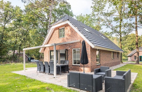Hooghalen Casa | Detached bungalow for 8 persons with wellness