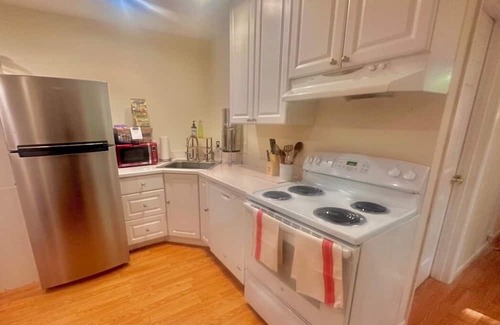 Hillsborough Apartamento | Woodland Haven only five minutes from historic downtown Hillsborough!