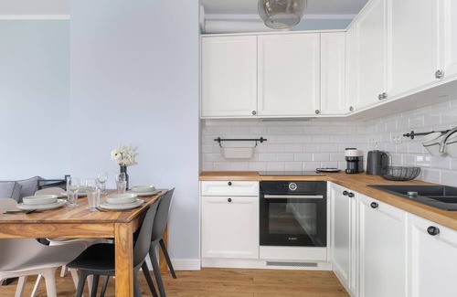 Jezyce Apartamento | Apartment Near MTP by Renters